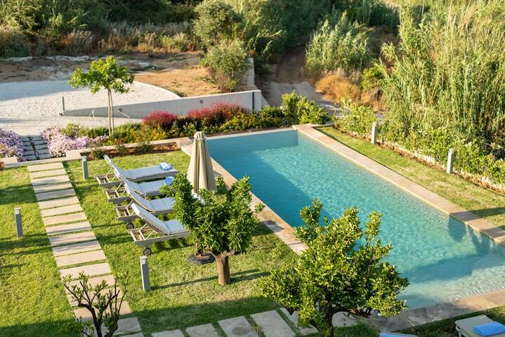 Mousiki, beautiful villa very near the beach. gallery image 4