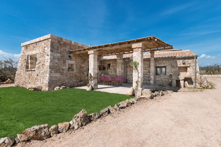 Typical trullo Casolare Lu Potu