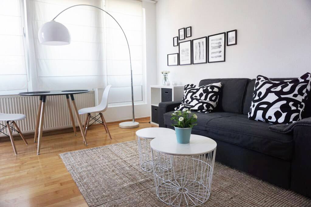 Wohnzimmer/ Living room