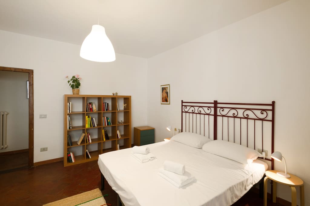 The Bedroom - Two single beds with soft bed-linen and towels
