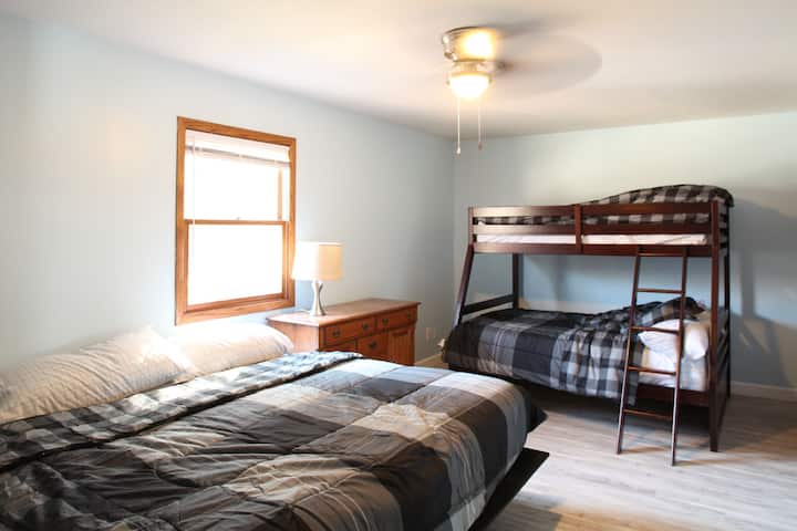 Dormitorio principal en el segundo piso