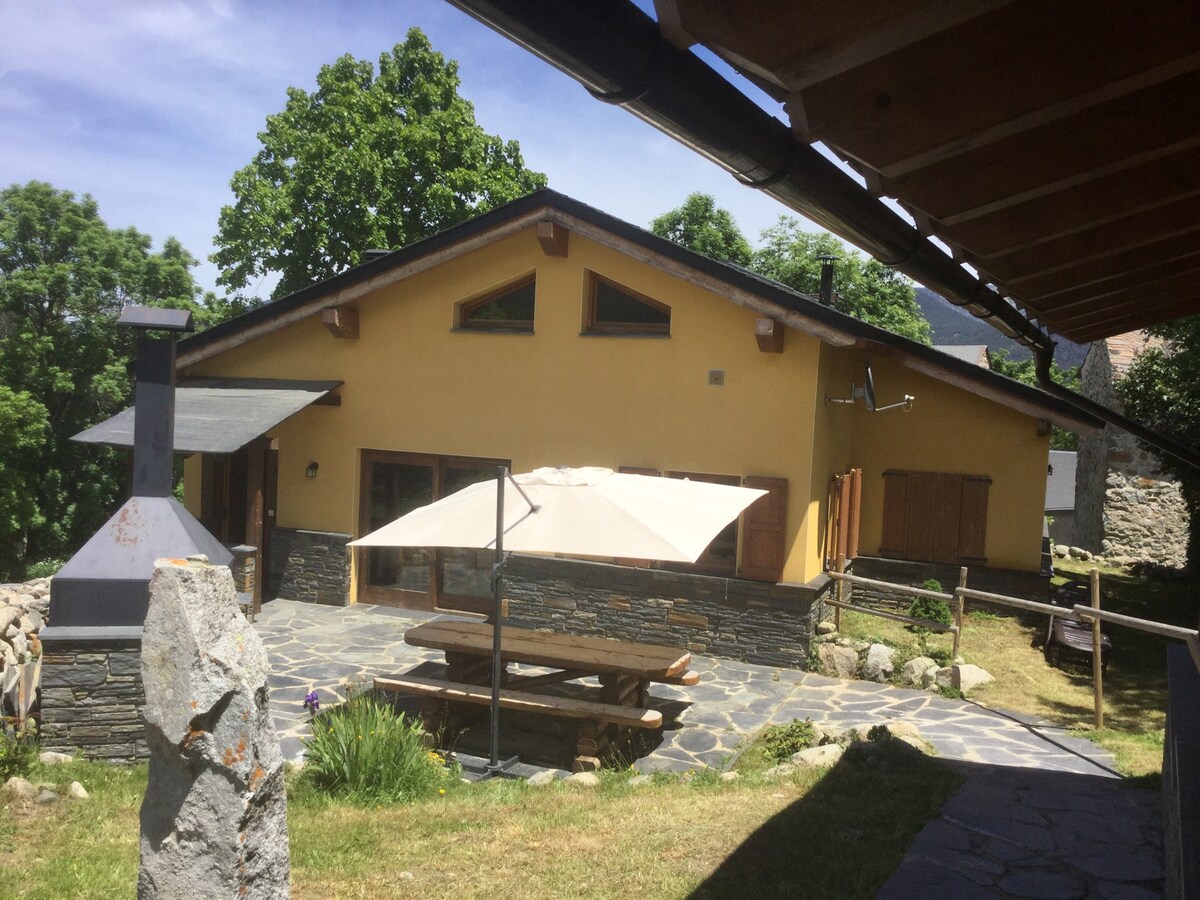 Erfolgreiche Airbnb-Immobilie: MOUNTAIN AND SKI CHALET in Formiguères