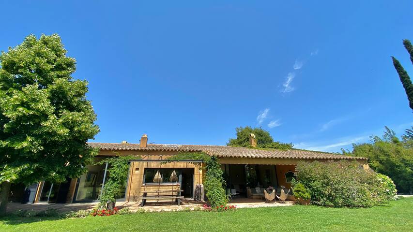 Costa Brava Gem: Large Stylish Villa,Pool & Garden gallery image 4