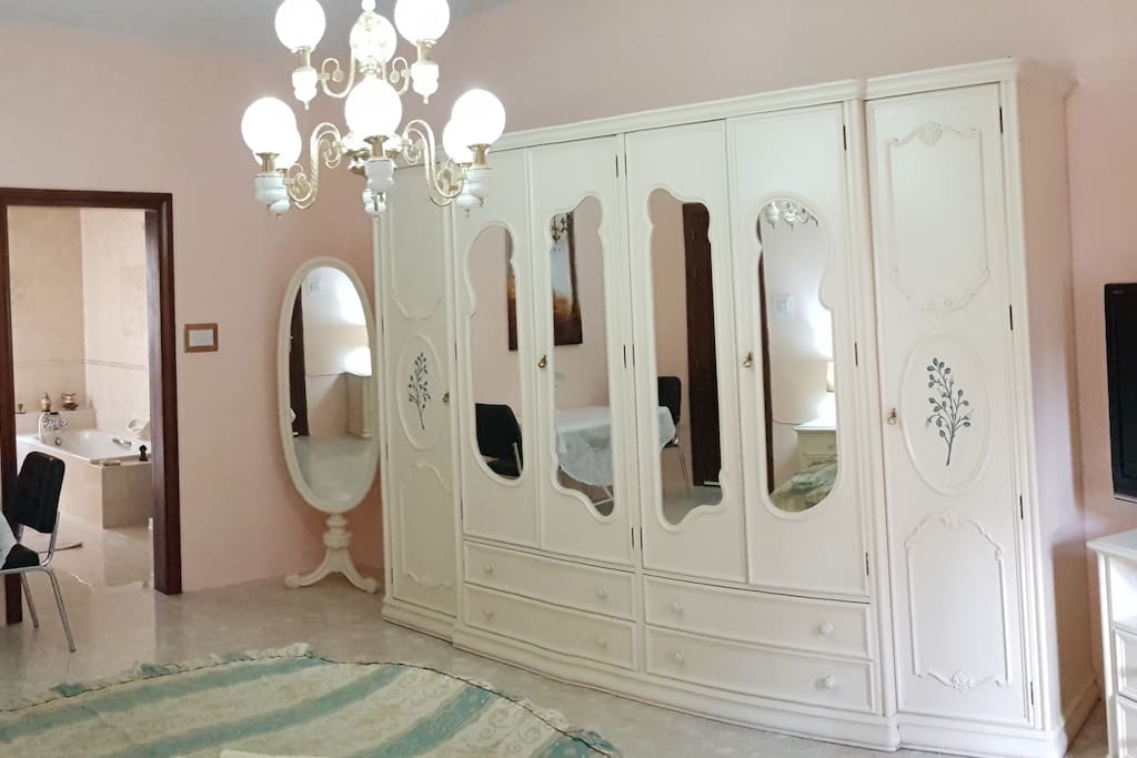 Entrance from ensuit bedroom
