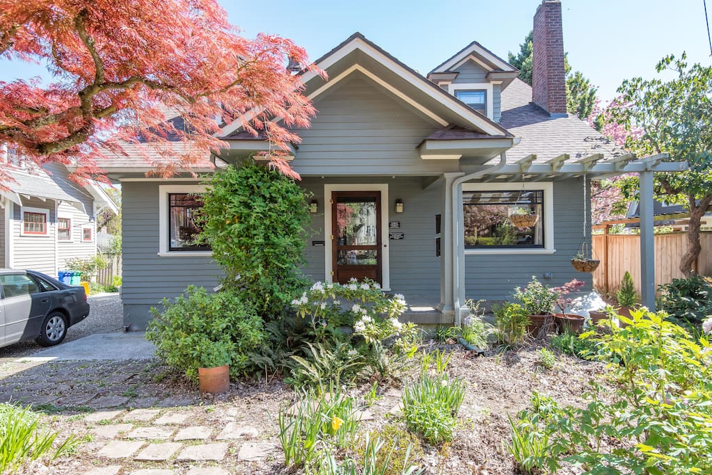 Welcome to Marcia & Ray's Maple House.