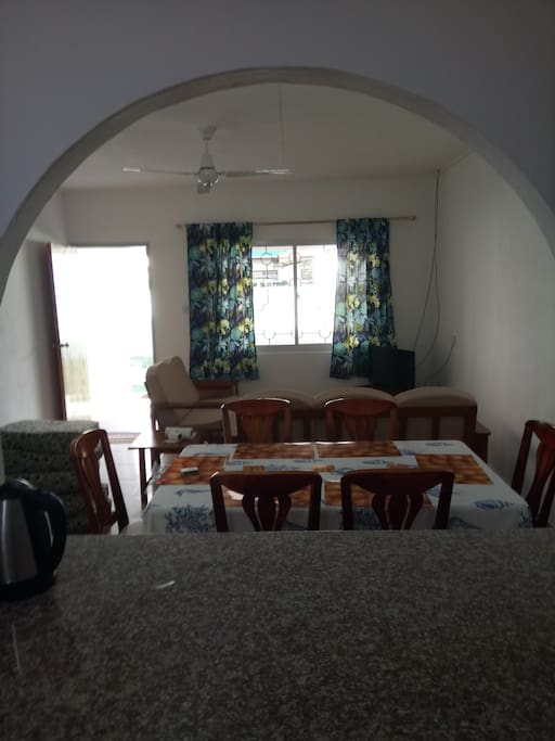 VILLA 2 DINNING /TV ROOM