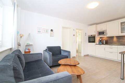 Lovely apartment (first floor, 2 people + dog)