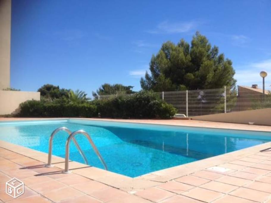 PISCINE DE LA COPROPRIETE