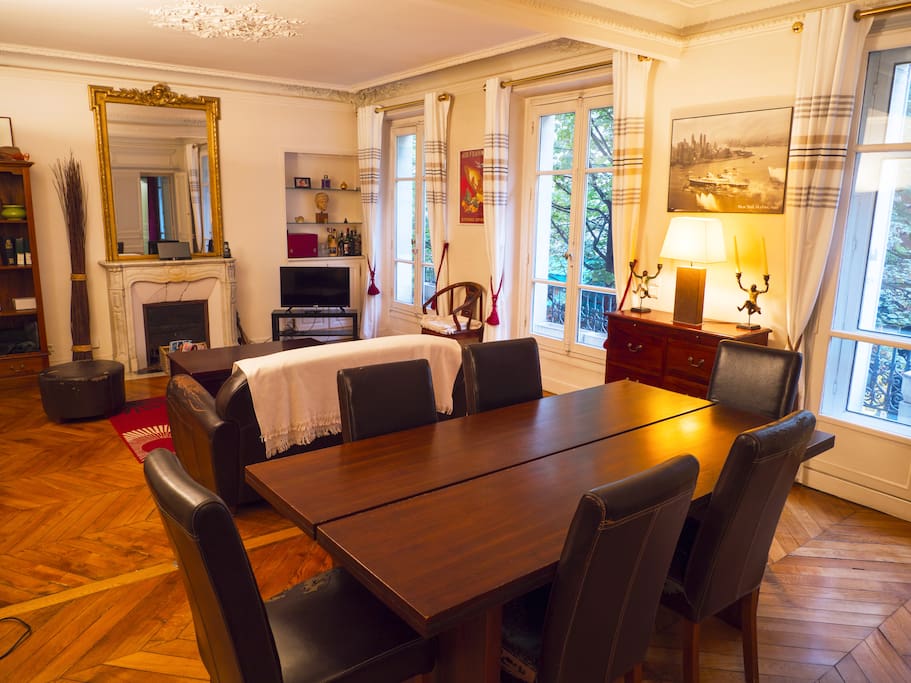 Dining room - salle à manger