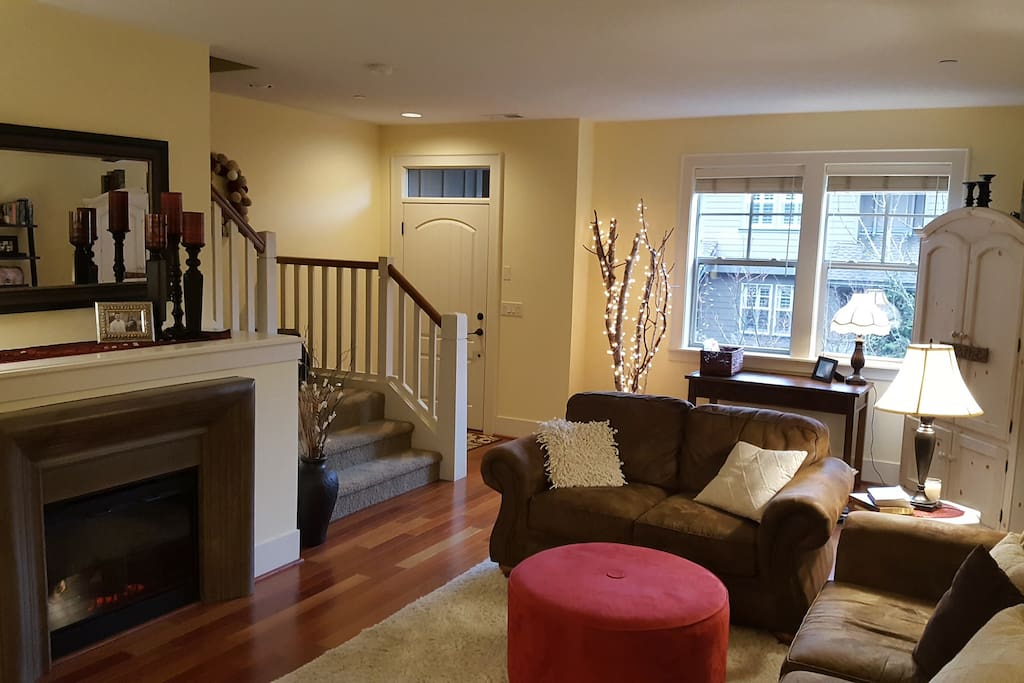 Family Room w/ Fireplace