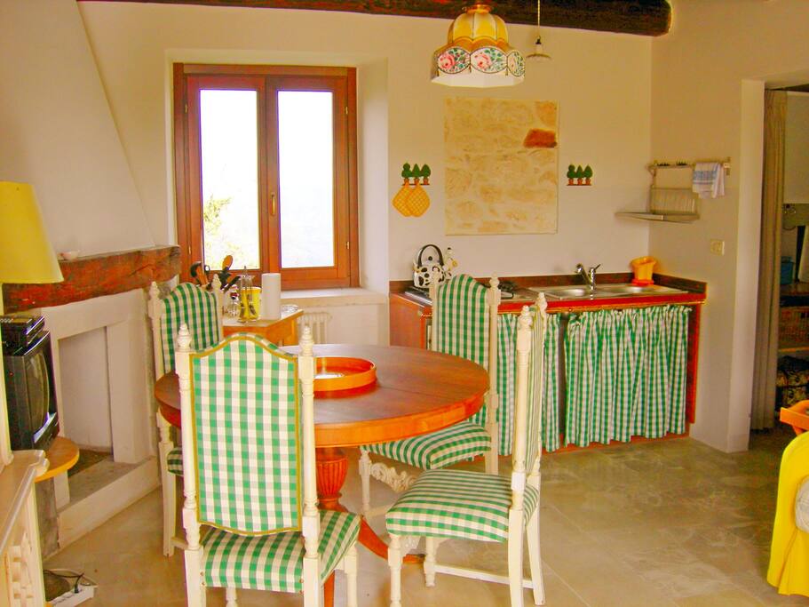 Sala con angolo cottura