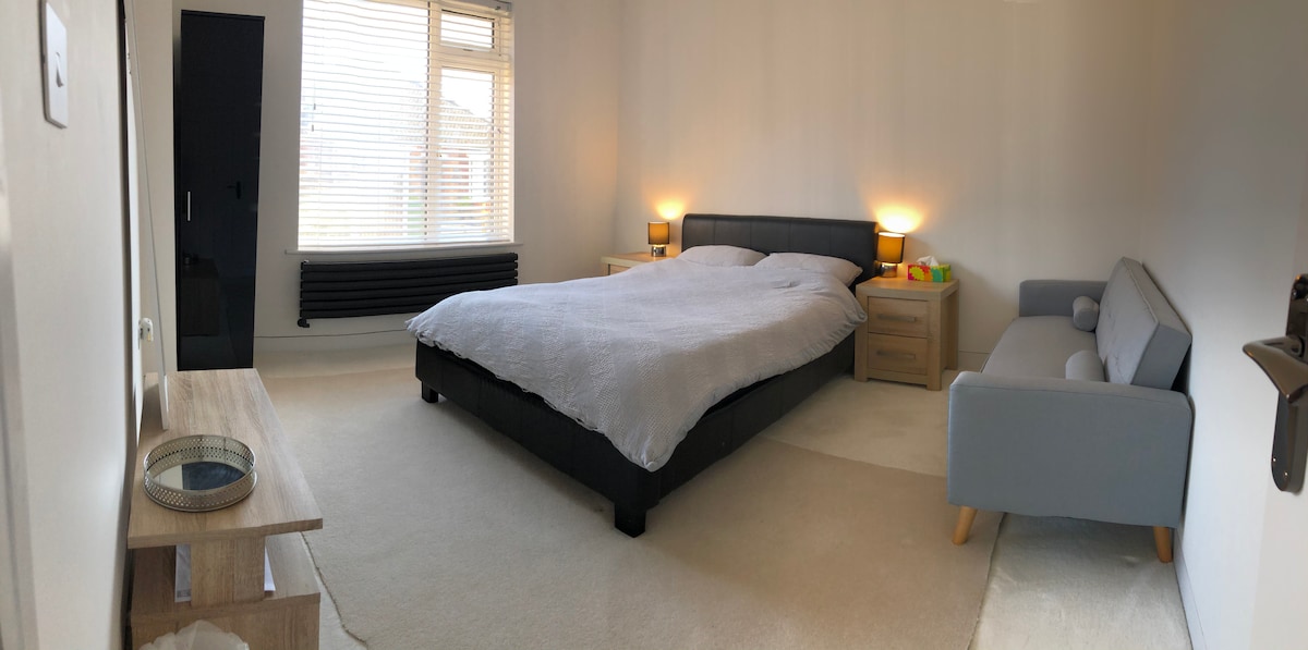 Una habitación espaciosa de 3,5 x 3,8 m