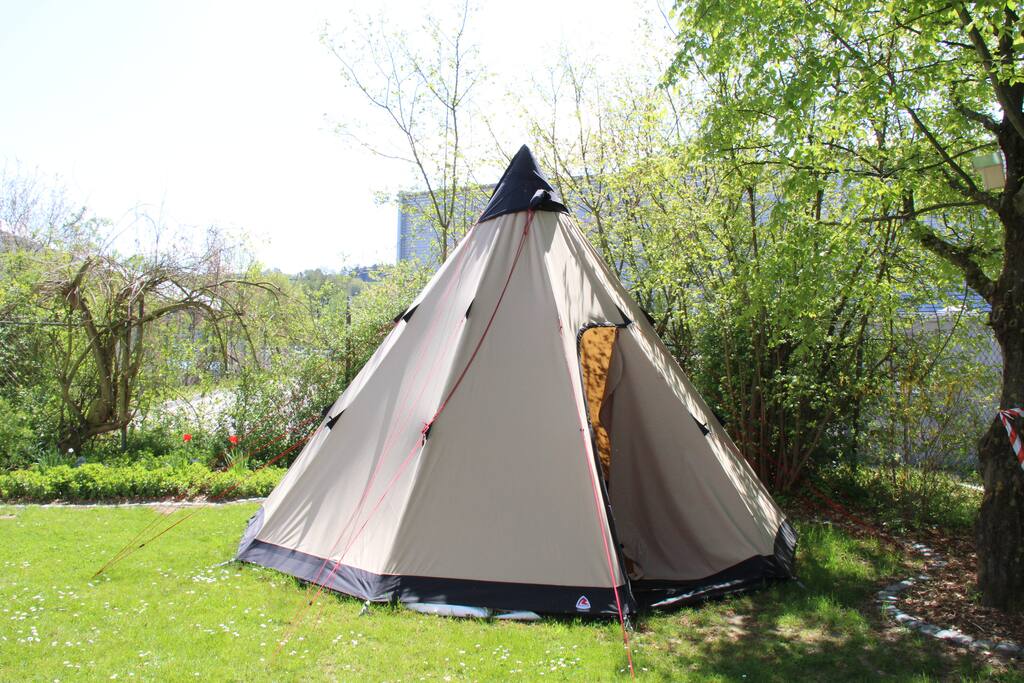 2 Tipis für jeweils bis 10 Personen warten auf euch