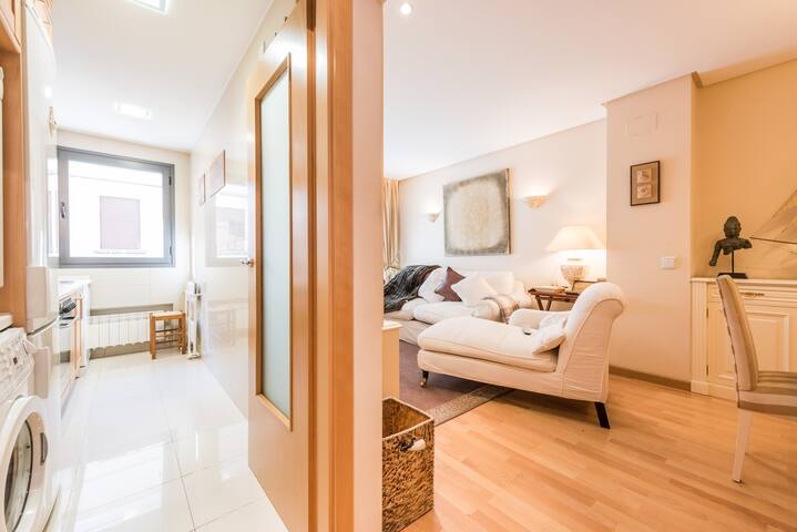 APART. BEST ACCOMOD. AT RETIRO DIST gallery image 2