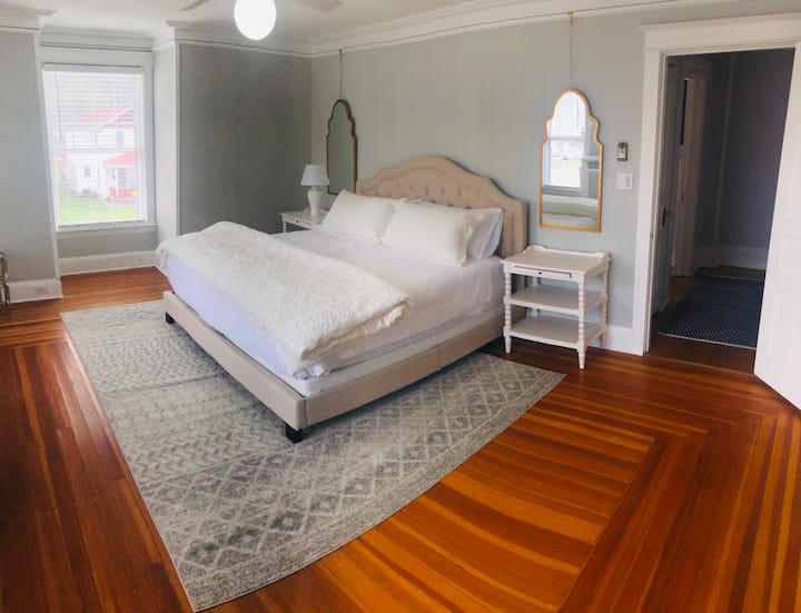 Master king bedroom suite
