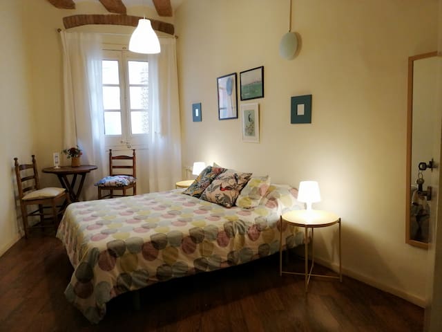 Double bed near Las Ramblas