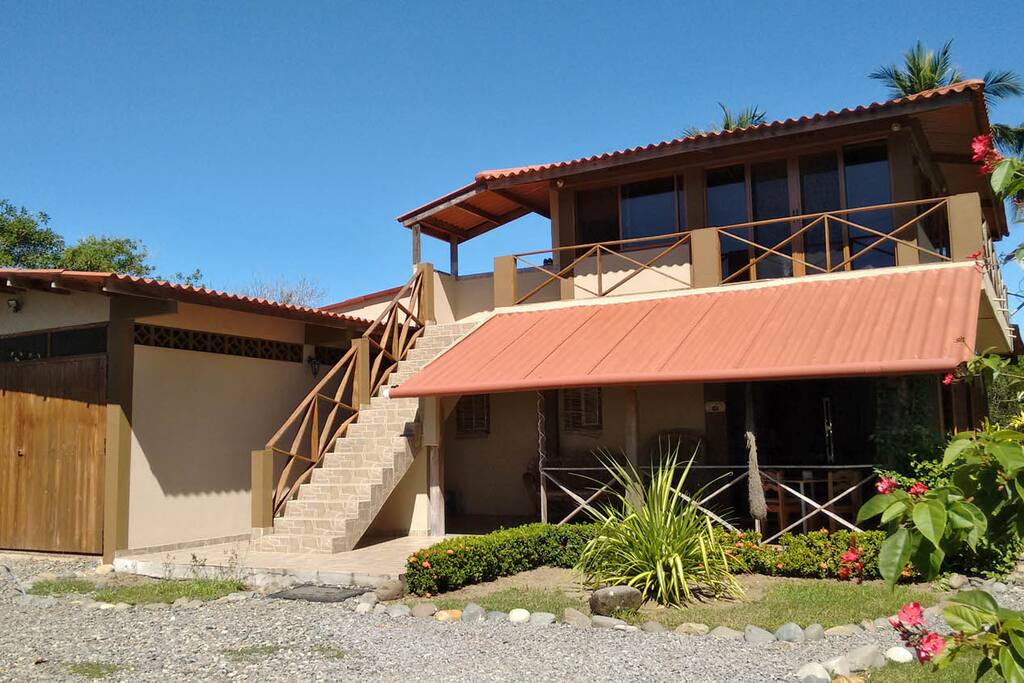 Casa Laguna Front