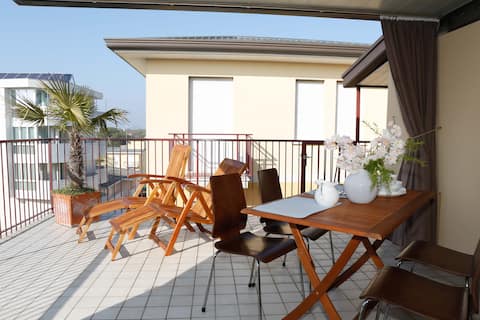 Corner 34-sea at 5 mins, big terrace, city centre