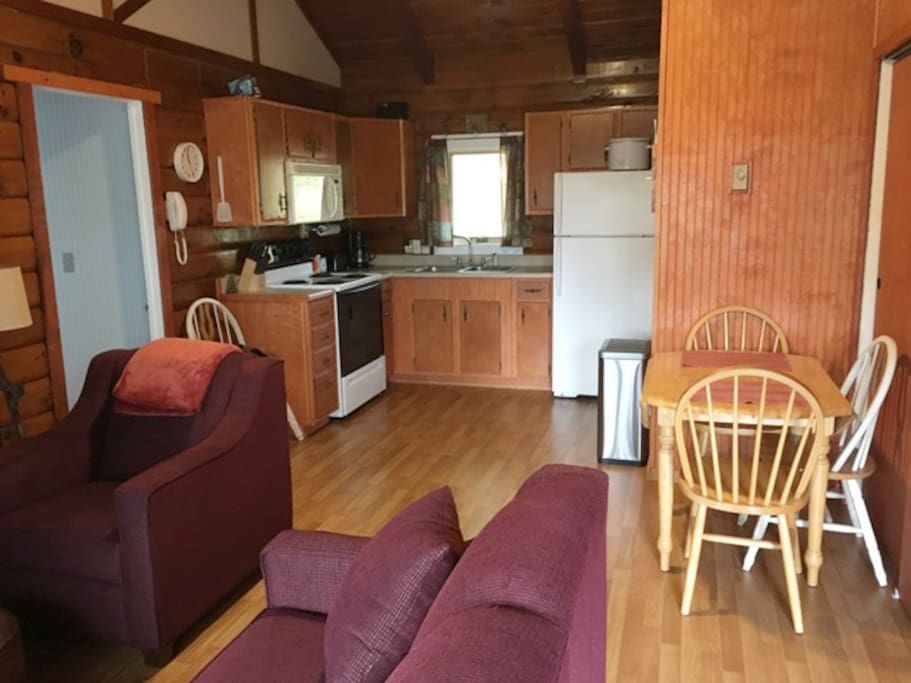 Combo kitchen/dining