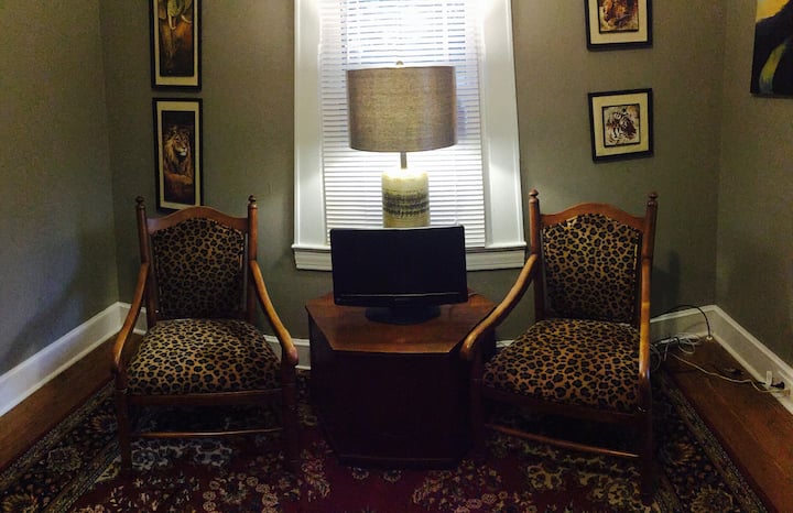 Winston Posh Bungalow Near Wake - Winston-Salem, NC