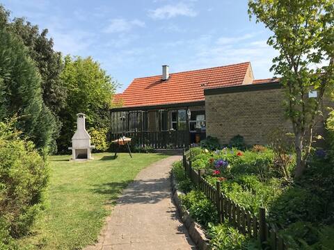 Charming house, close to the water and town