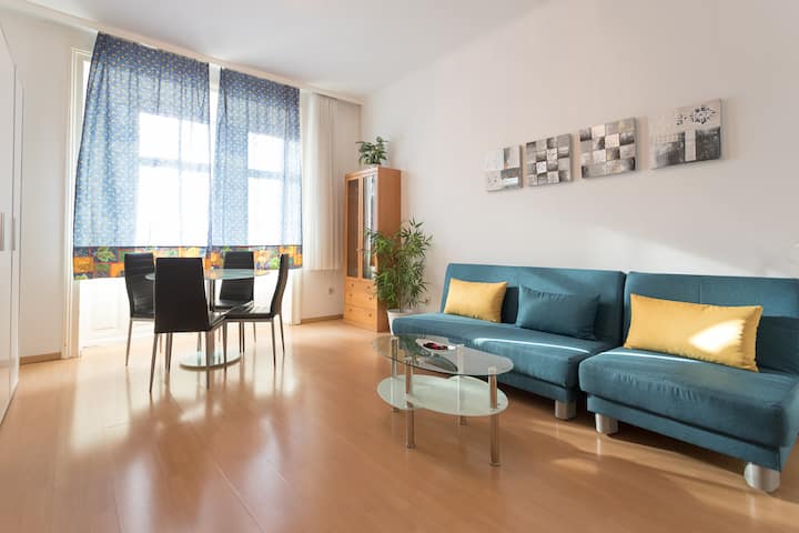 Bright Apartment For 4 People With Subway Station On The Doorstep - Viena