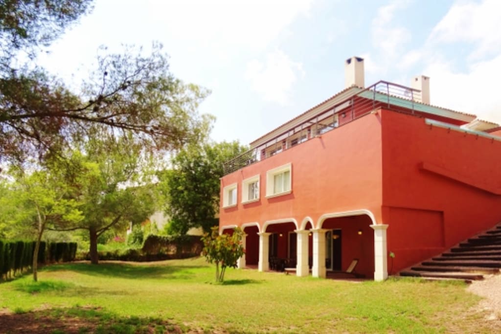 500 m2 villa with 500 m2 private yard