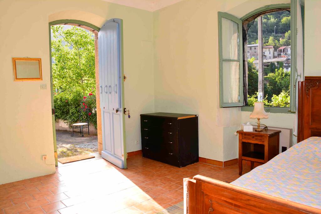 Ground floor double bedroom