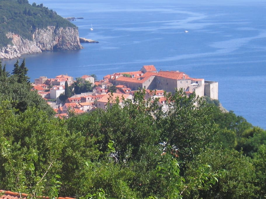 Spectacular views of Old Town and Islands from terrace and bedrooms.