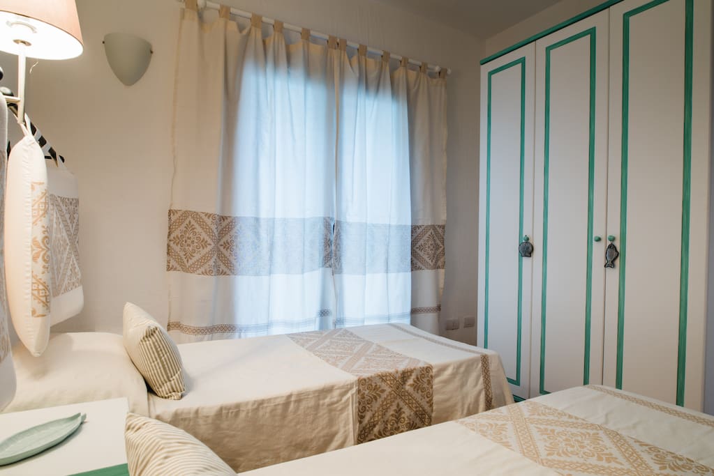 2nd bedroom