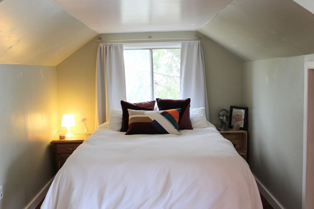Queen size bed