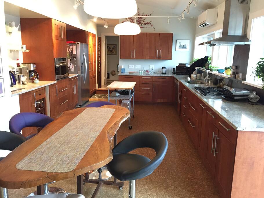 Beautiful, modern kitchen with all the amenities.