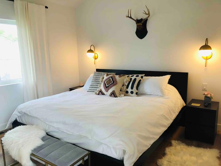 King bedroom - upstairs 