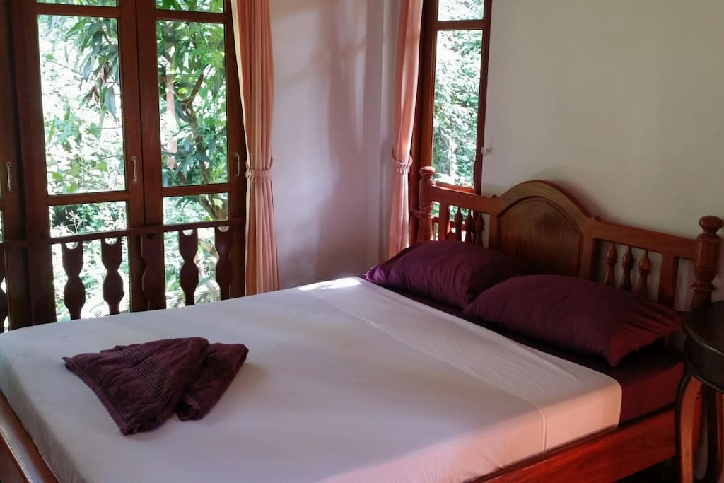 Queen Bedroom