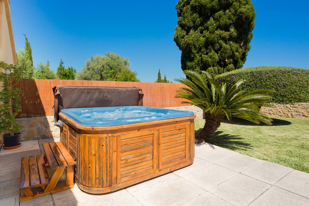 Jacuzzi