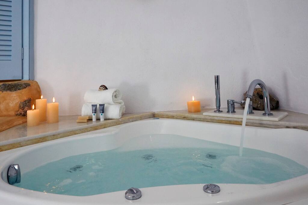 Master Bedroom Jacuzzi