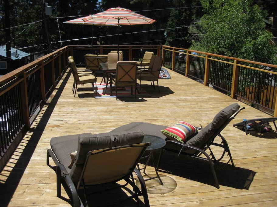 Massive deck with filtered view of the lake and HOT TUB!