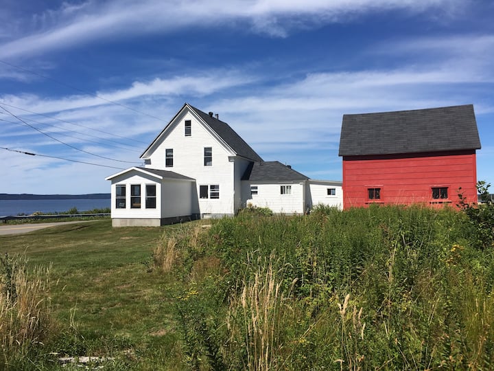 Waterfront Family Compound & Retreat Houses for Rent in Weymouth