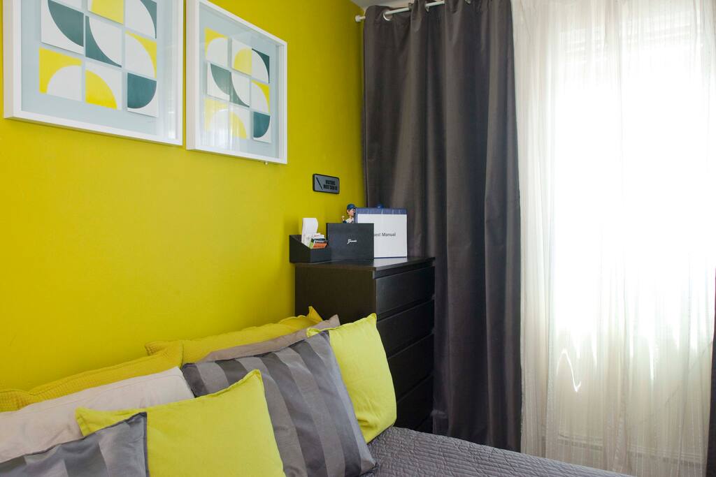 Cozy Bedroom with Queen size bed, AC, TV, Wifi and closet