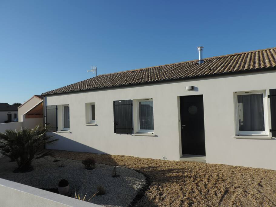 Maison neuve, 100m2, préau, 4 chambres, terrasse....
