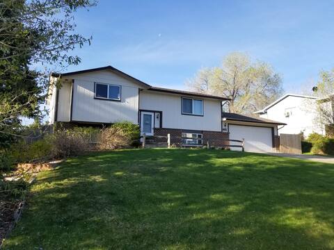 Family Friendly 4BR/2BA by Park/Trail/Shops