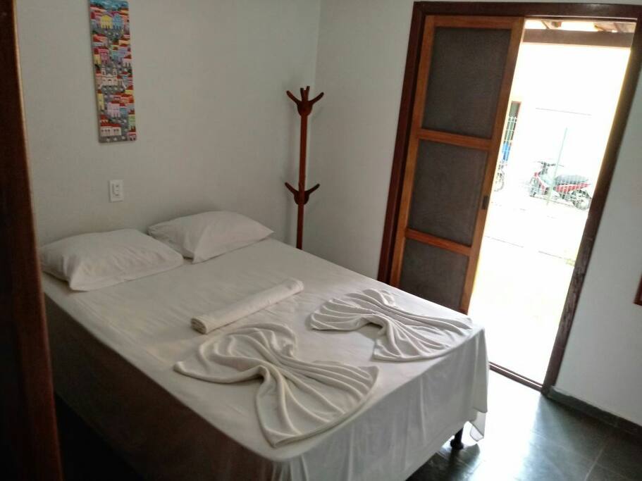 Quarto 1 com ar condicionado + 1 cama de casal