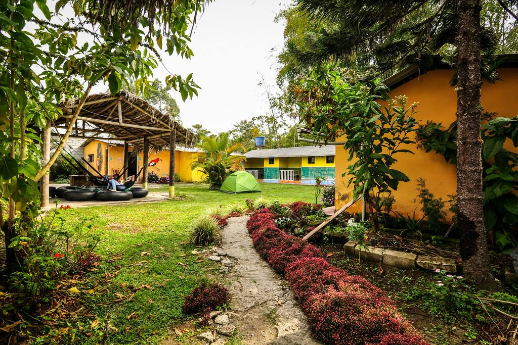 Hostal Henrry's te invita a disfruntar de su estadía en Mindo Ecuador.