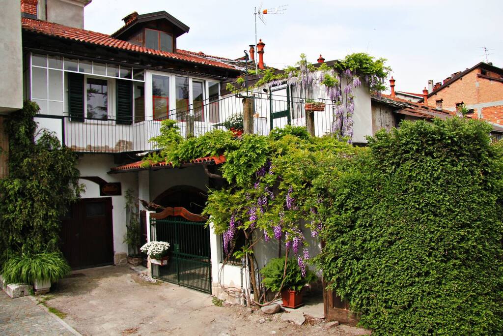 Ingresso del B&B DE DOMUS ALBA