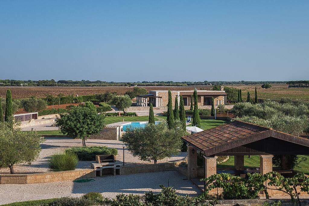 Vista complessiva, tutto in pietra locale