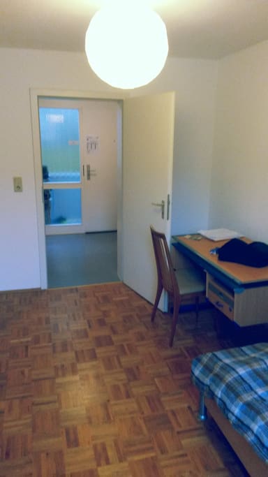 Zimmer - room