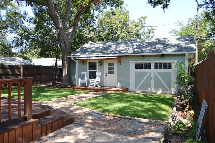 Cultural District Guesthouse