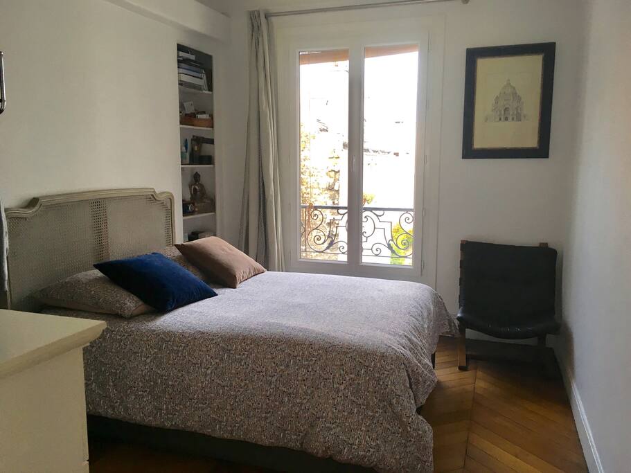 Room 1 - King size bed