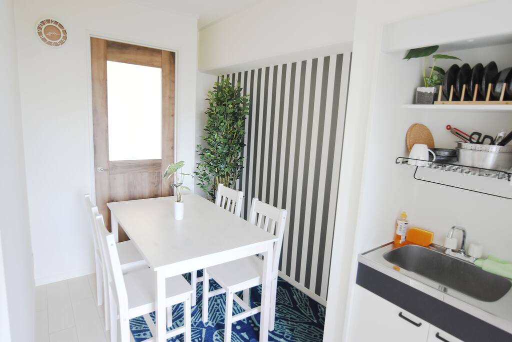 Enough space for max 4 ppl to have a meal, but it is tight for 5 ppl