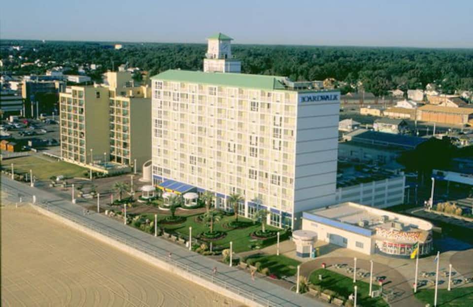 Boardwalk Resort and Villas — photo 1